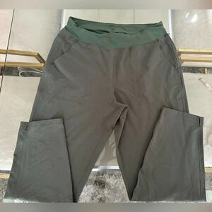 REI joggers size L